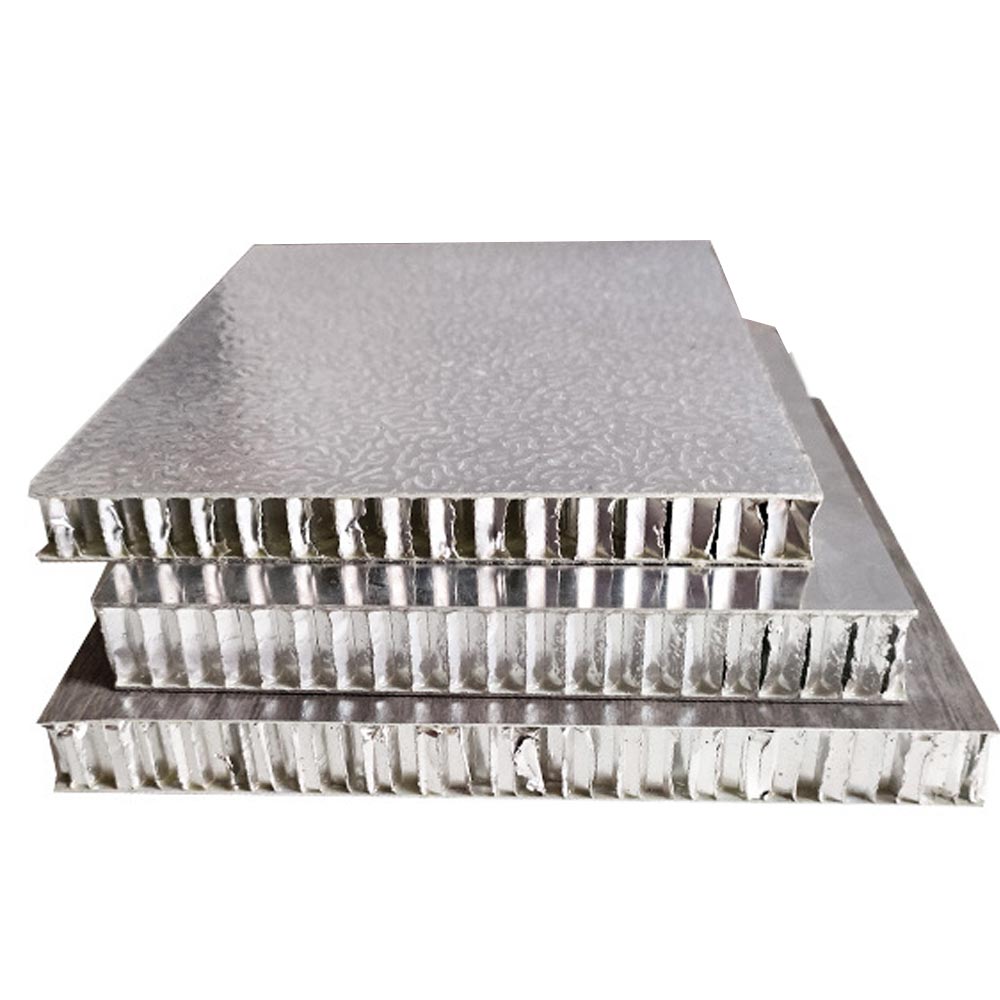 W jaki sposób struktura plastra miodu wpływa na wytrzymałość aluminiowego panelu ściennego z PCV o strukturze plastra miodu?