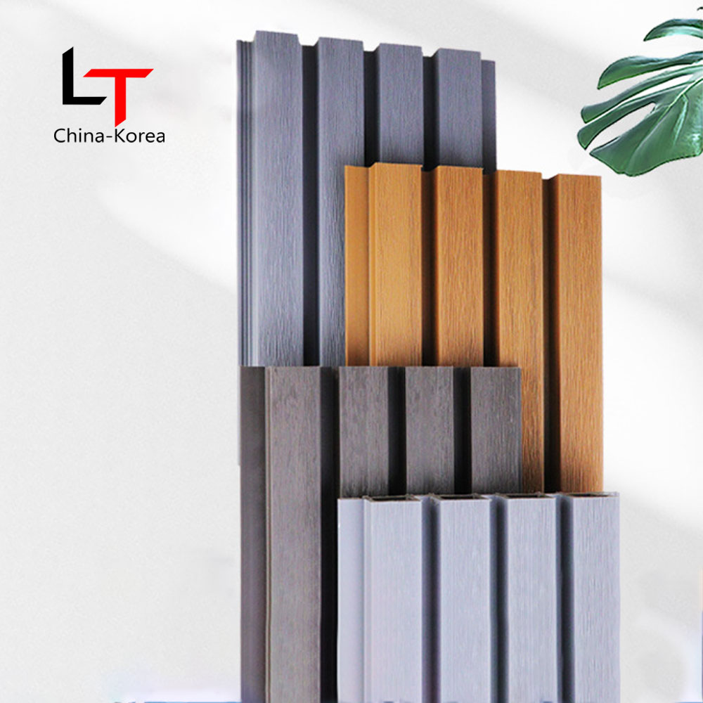 Tekstura drewna i czarny wzór Zewnętrzna okładzina ścienna z listew Zewnętrzna dekoracyjna bocznica domu Wpc Karbowane zewnętrzne panele ścienne